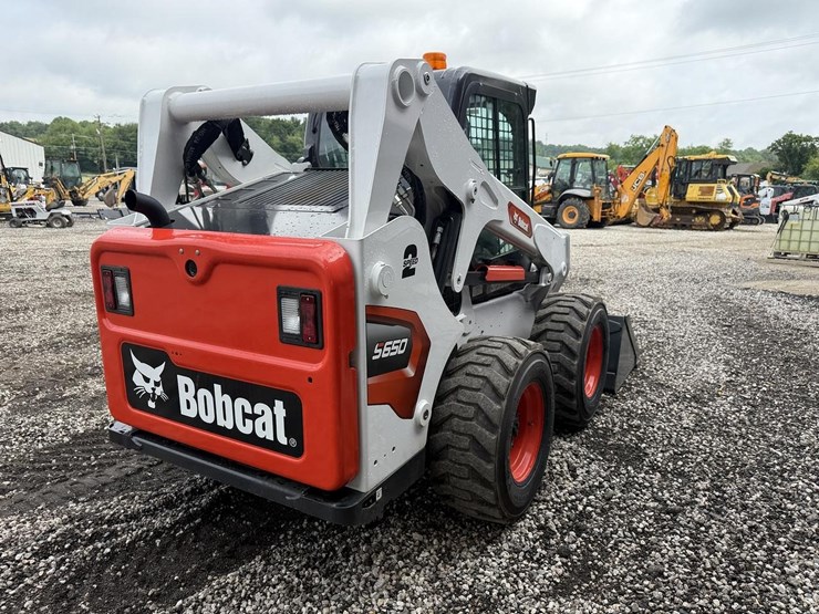 2024-bobcat-s650-image-4