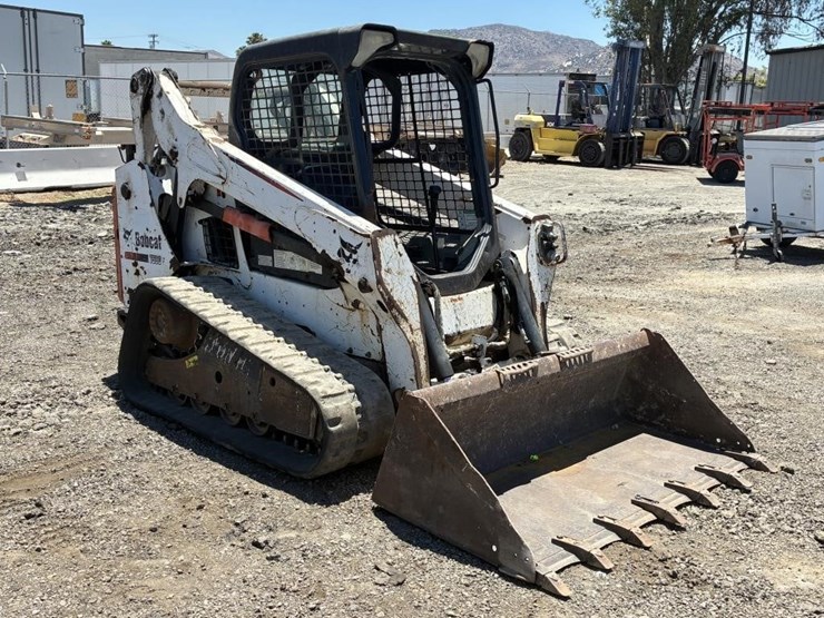 2013-bobcat-t590-image-2