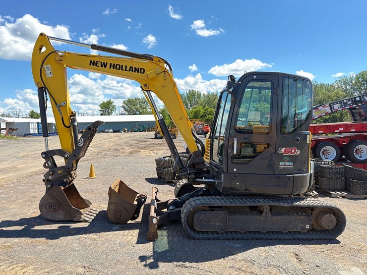 2019-new-holland-e60c-image-1