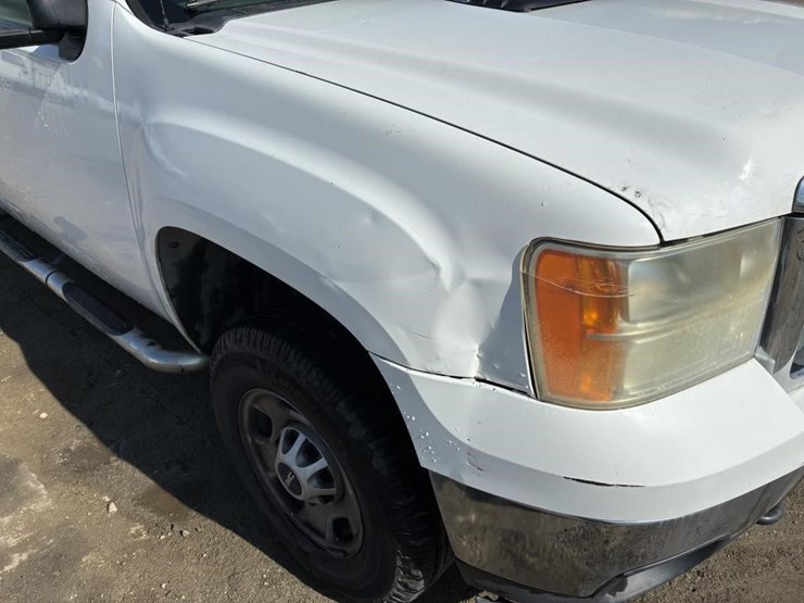 2012-gmc-sierra-2500-image-11
