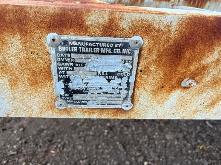 2001-butler-102"-x-65"-tandem-trailer-image-7