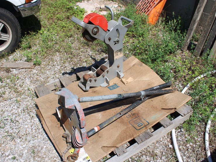 ridgid-tristand-no.460-with-ridgid-258-xl-pipe-cutter-image-1