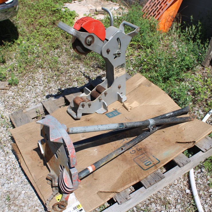 Ridgid TriStand No.460 With Ridgid 258-XL Pipe Cutter