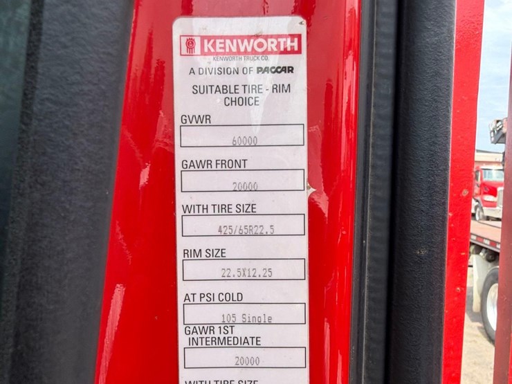 2016-kenworth-t880-image-26