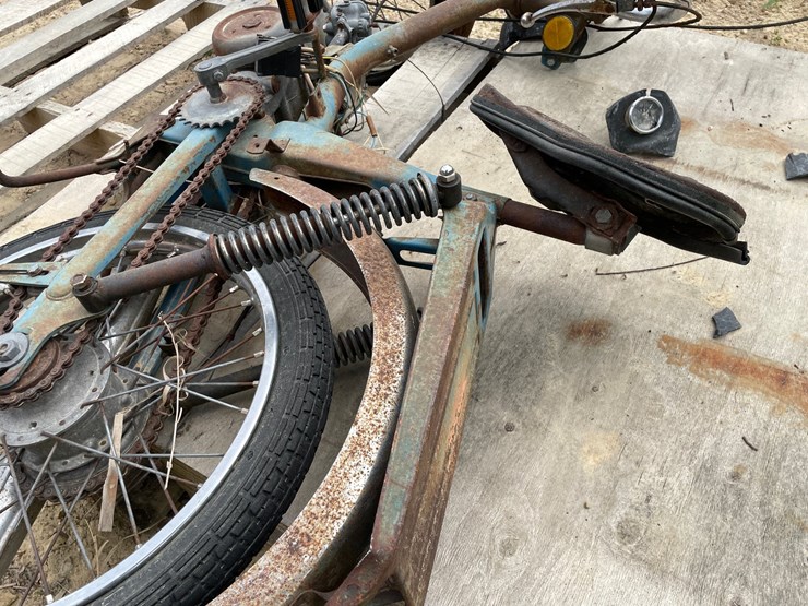 #3395-•-1980-jawa---motokov-moped-image-16
