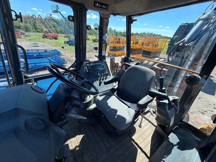 john-deere-310-image-19