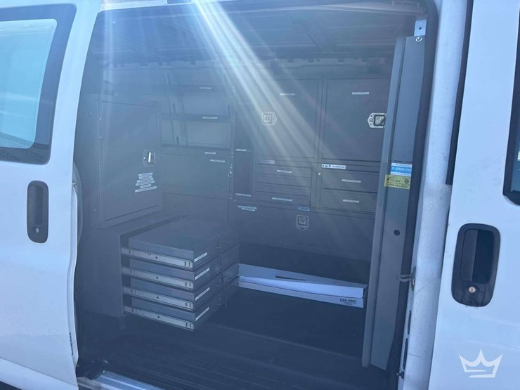 2016-chevrolet-express-2500-image-19