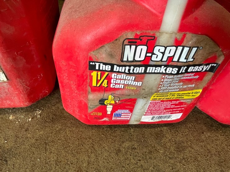 #7928-•-(4)-no-spill-plastic-gas-cans-image-3