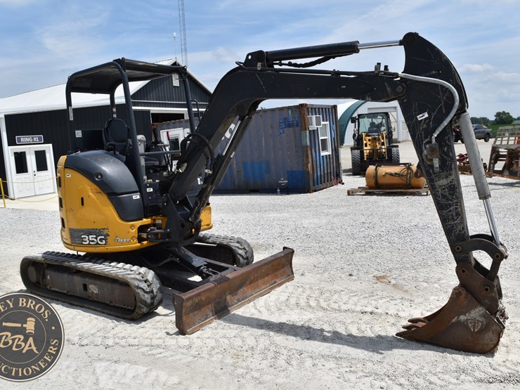 2020-deere-35g-image-15