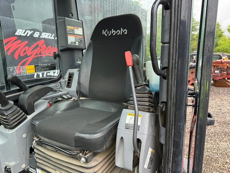 2019-kubota-kx040-image-19