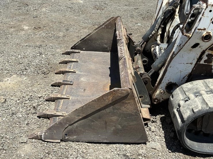 2013-bobcat-t590-image-5