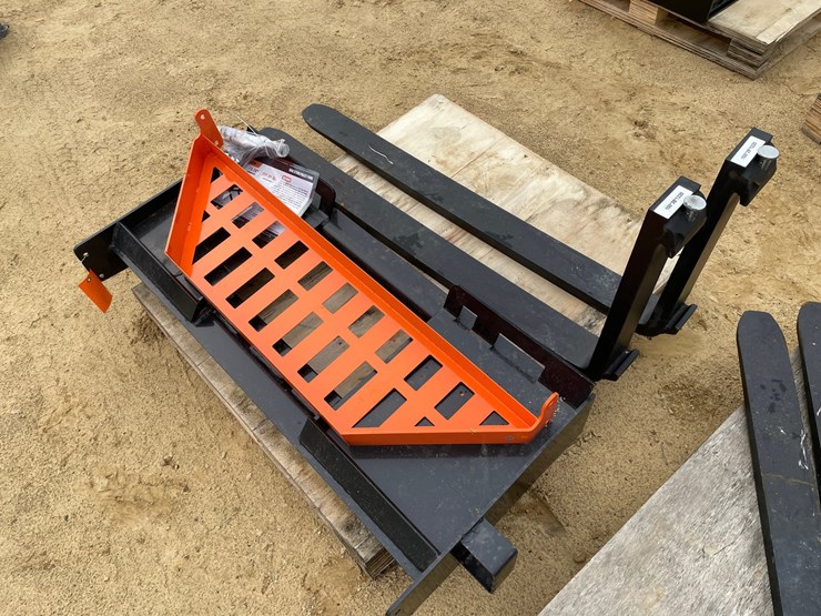 #2006-•-new-wolverine-skid-steer-pallet-fork-frame-with-forks-image-1