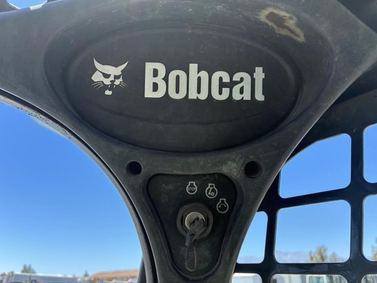2016-bobcat-t740-image-20
