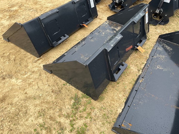 #2029-•-new-wolverine-skid-steer-72"-bucket-image-6