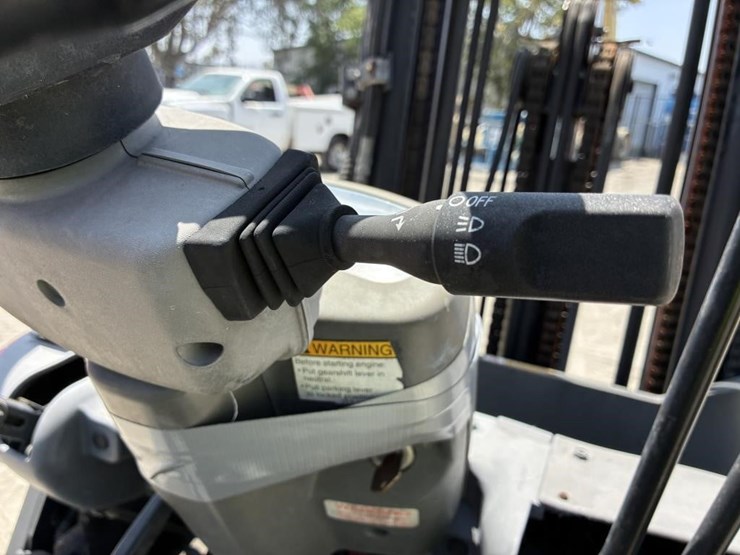 komatsu-fg25st-12-image-16
