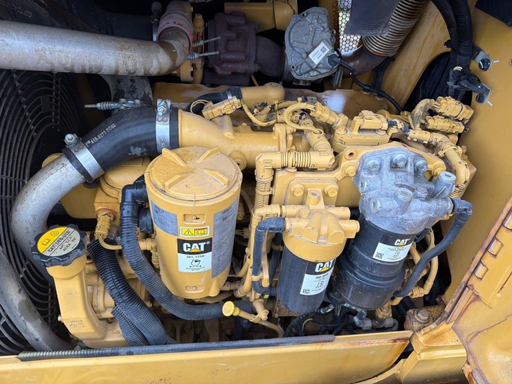 2018-caterpillar-d3k2-lgp-image-18
