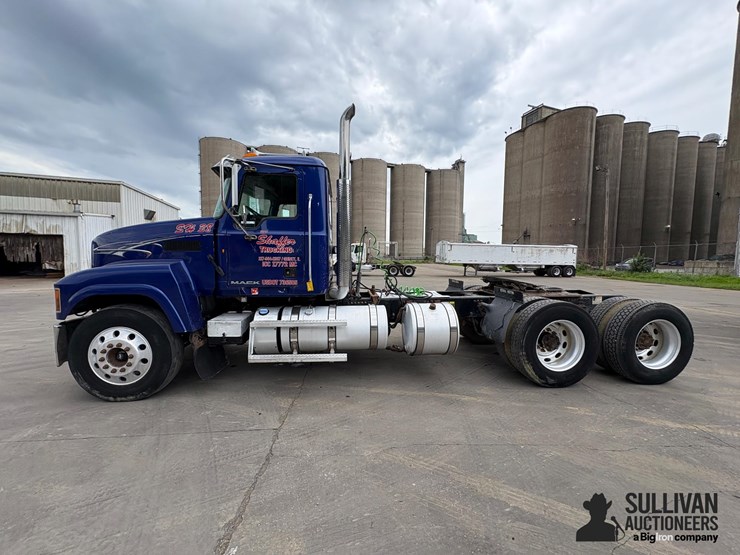 2013-mack-chu613-t/a-day-cab-truck-tractor-image-7