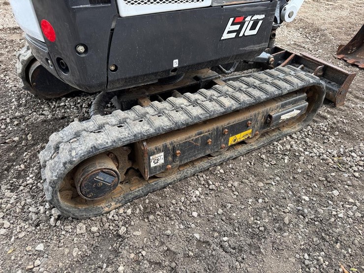 2022-bobcat-e10-image-19
