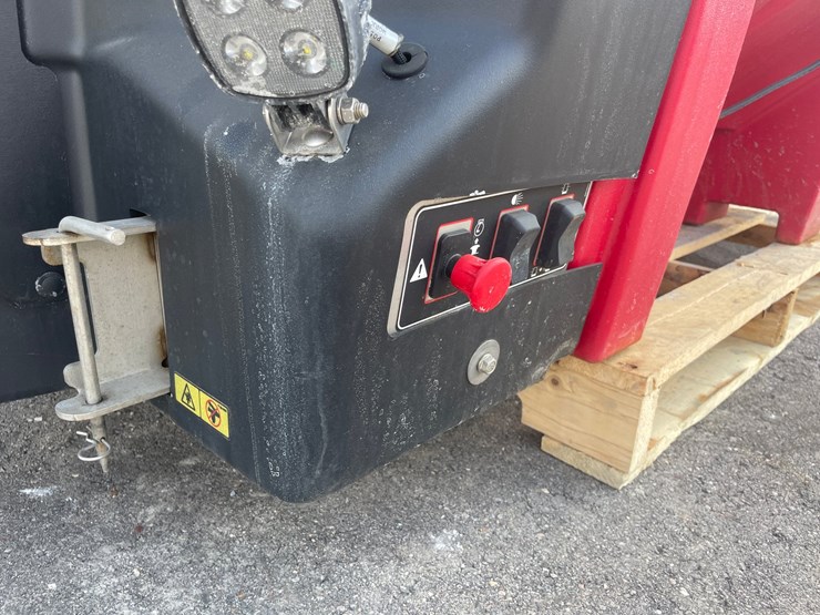 #4886-•-boss-vbx+-9000-poly-salt-spreader-image-9