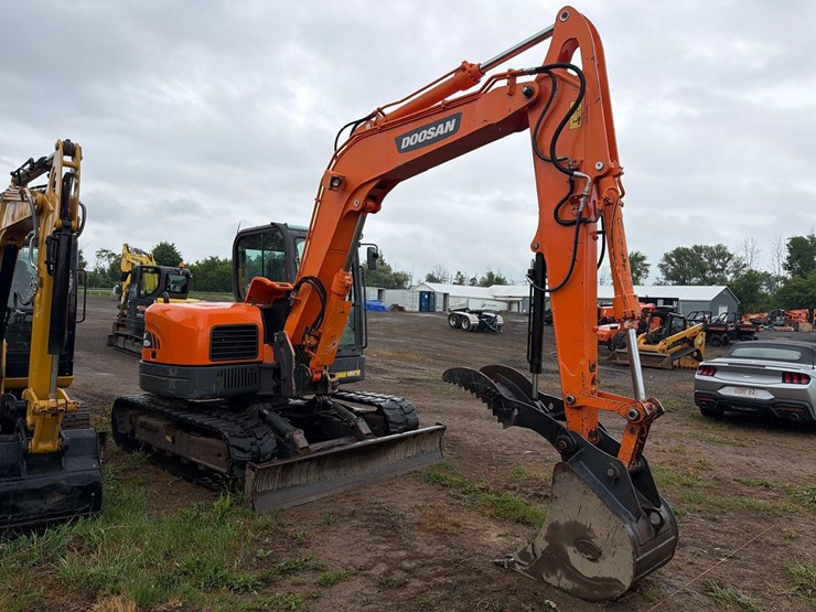 2019-doosan-dx85r-3-image-4