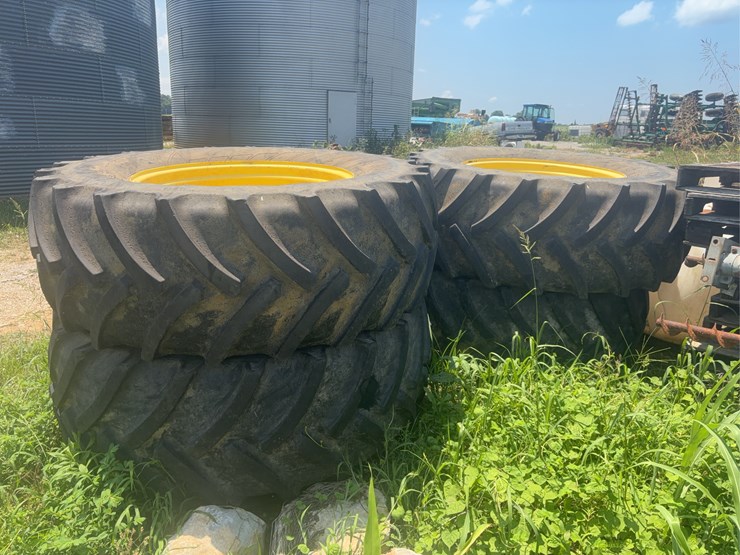 set-of-4-floater-wheels-for-r4030-sprayer-image-7