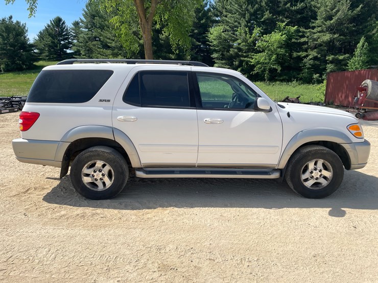 2003-toyota-sequoia-image-4