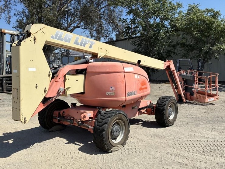 2005-jlg-600aj-image-3