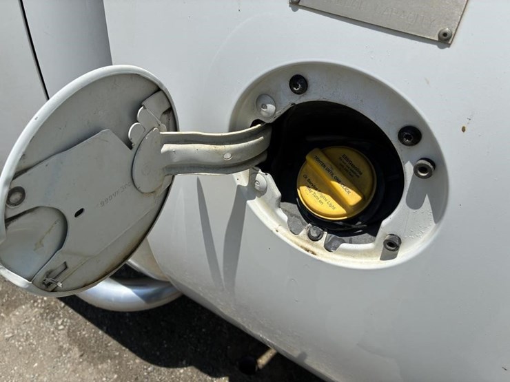 2012-gmc-sierra-2500-image-6