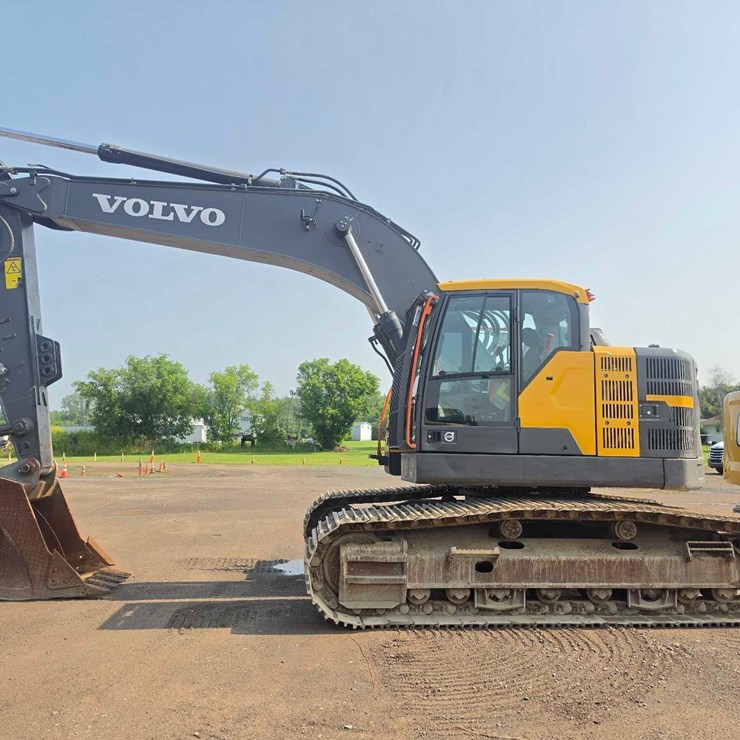 2022 VOLVO ECR355EL