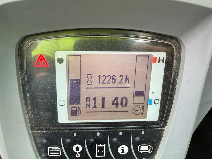 2019-kubota-kx040-image-22