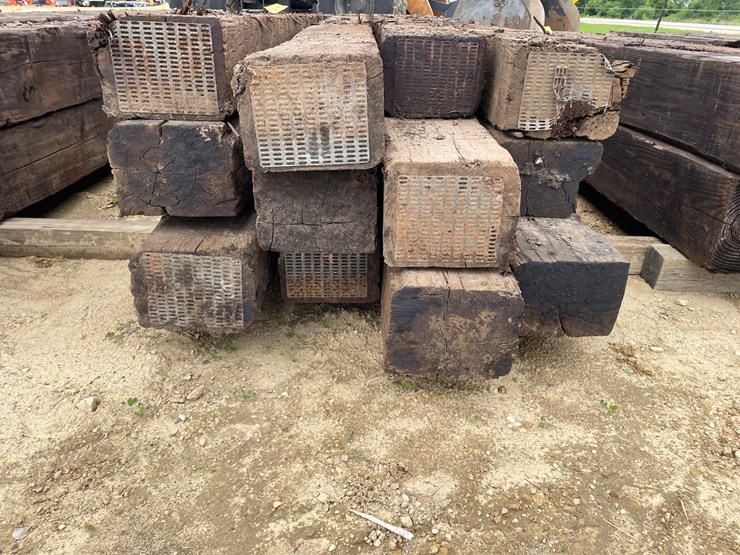 #3445-•-bundle-of-(12)-railroad-ties-image-6