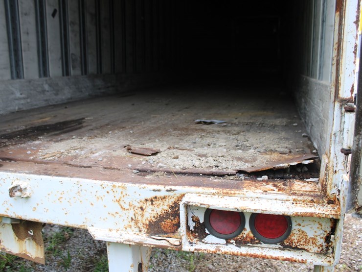 2004-50'-lufkin-industries-model:tfv-clst-semi-trailer-image-2