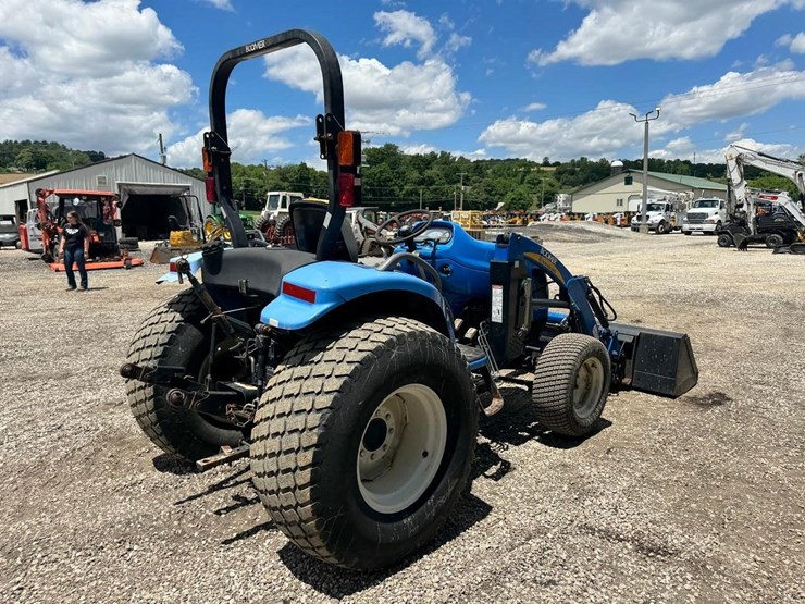 new-holland-boomer-3040-image-6