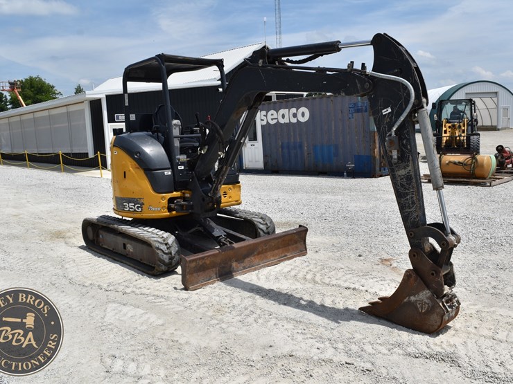 2020-deere-35g-image-7
