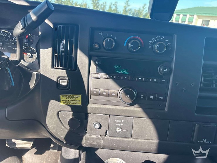 2016-chevrolet-express-2500-image-15