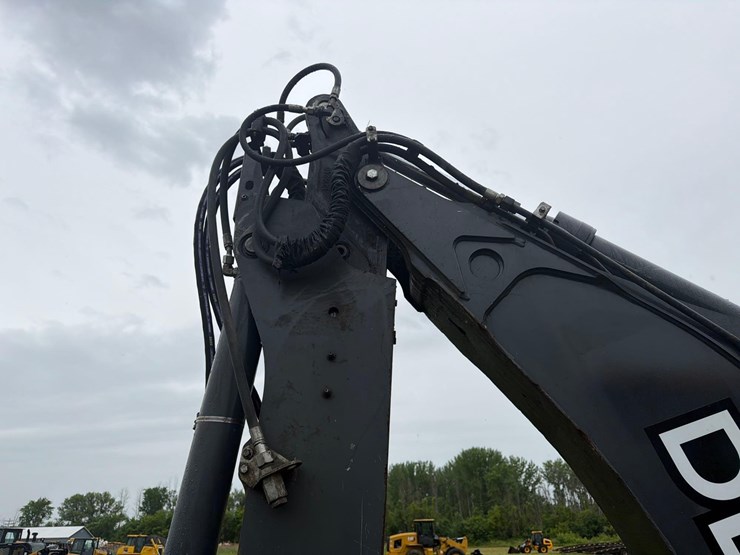 2021-john-deere-310-image-10