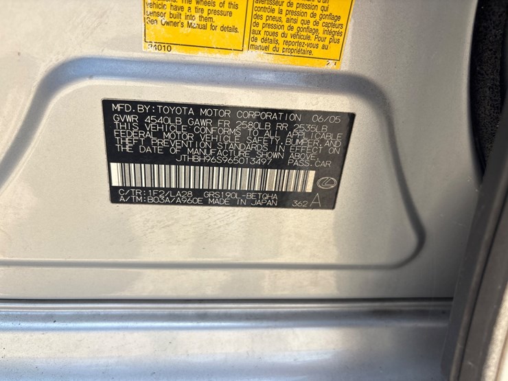 #84005-•-2005-lexus-gs300-image-14