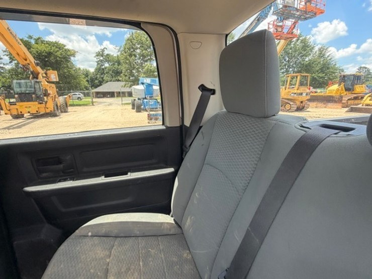 2013-dodge-ram-2500-image-28