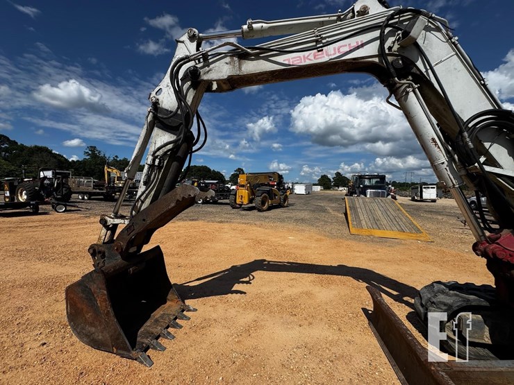 takeuchi-tb180fr-image-2