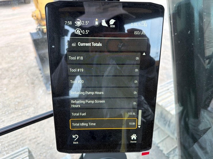 caterpillar-320-image-35