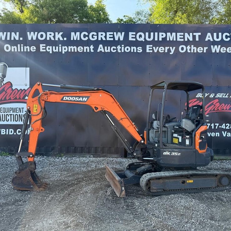 2022 DOOSAN DX35Z
