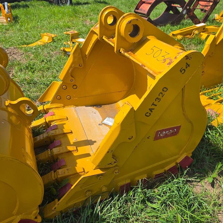 CATERPILLAR 320