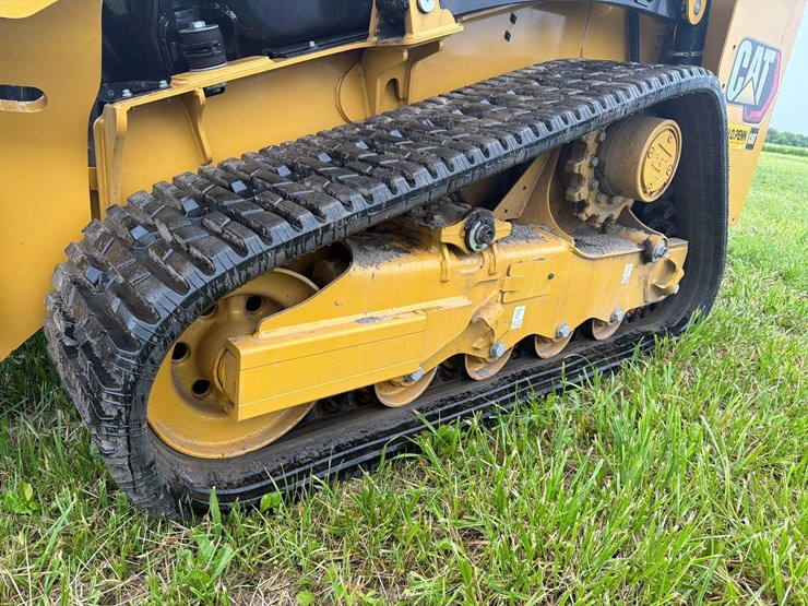 2026-caterpillar-255-image-9