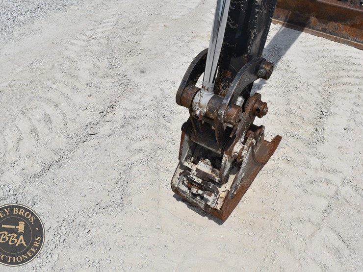 2020-deere-35g-image-23
