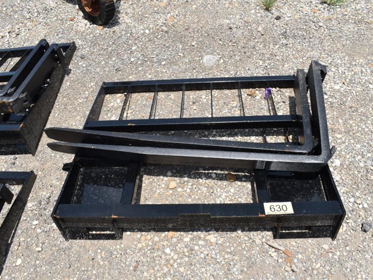 skid-steer-pallet-fork-image-1
