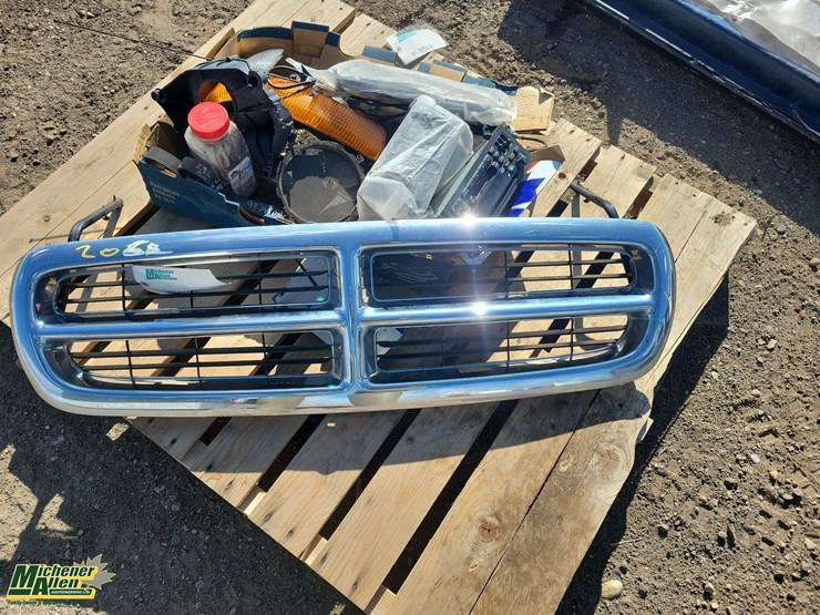 pallet-of-durango-driverside-door,grill,2-stereo,lights,bolts,belt-image-2