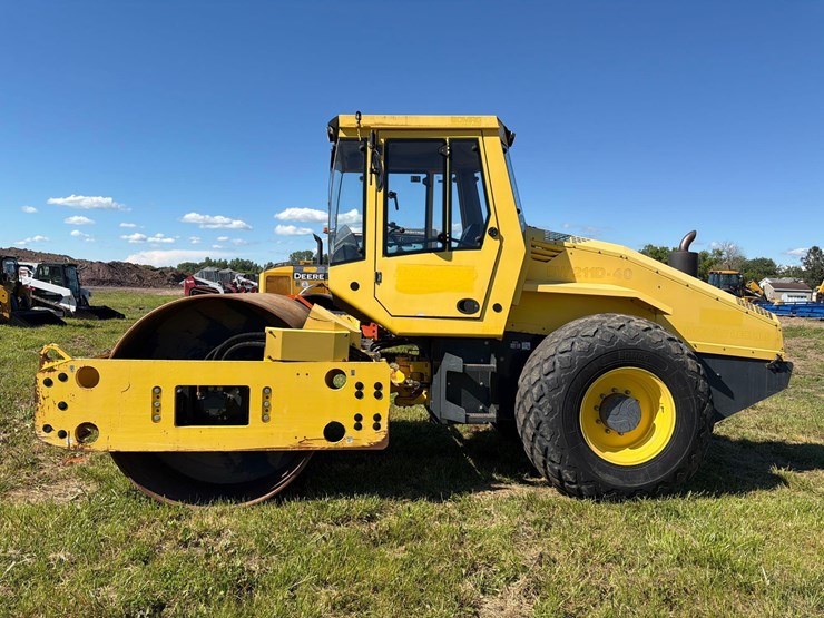 bomag-bw211d-40-image-1