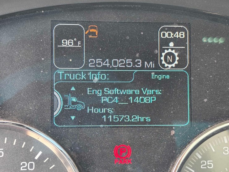 2015-kenworth-t880-image-19