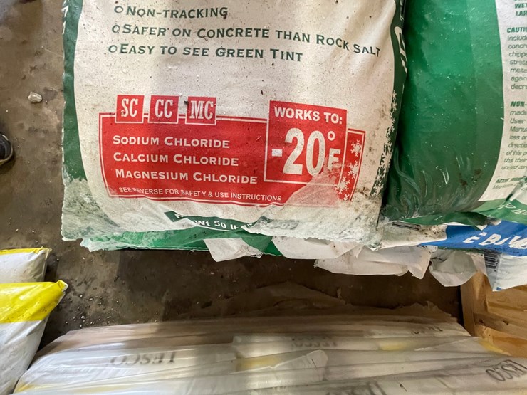 #7946-•-pallet-of-various-de-icer-treatment-image-4