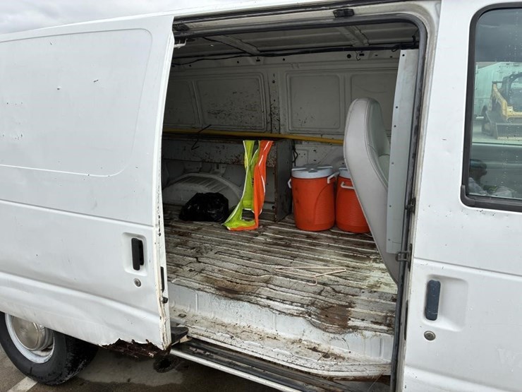 2001-ford-e250-image-20